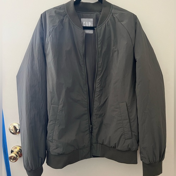 GAP Other - Gap bomber jacket size Medium
